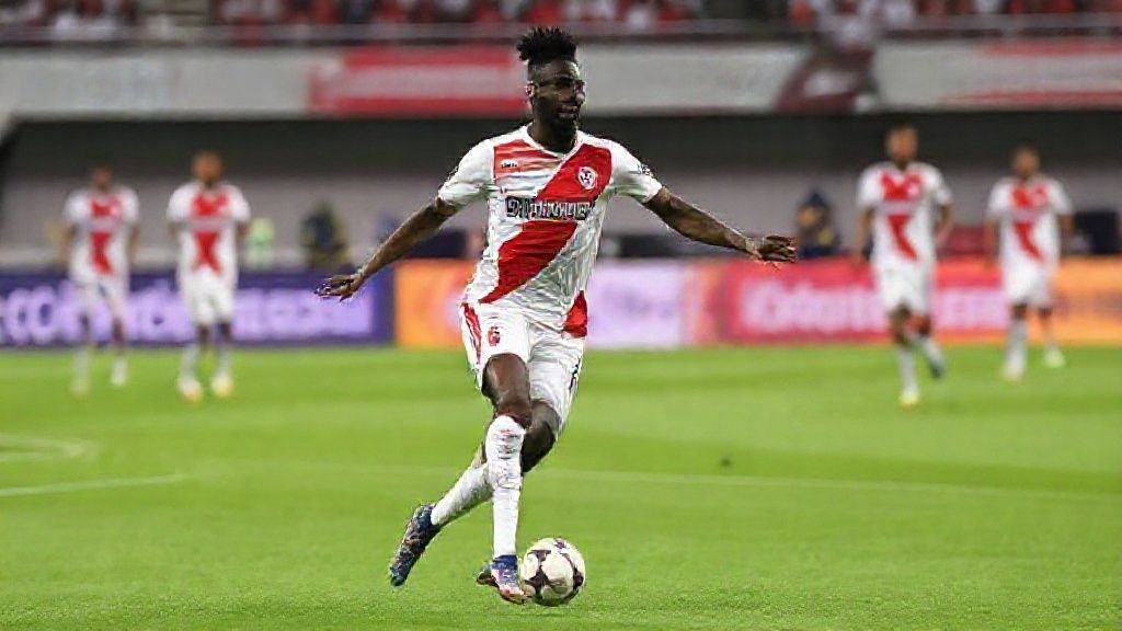 法甲惊现暴力踩踏！美国新星染红葬送好局