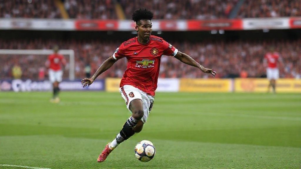 曼联新星约罗20岁生日专访：从皇马嘴边抢来的后防天才如何征服梦剧场